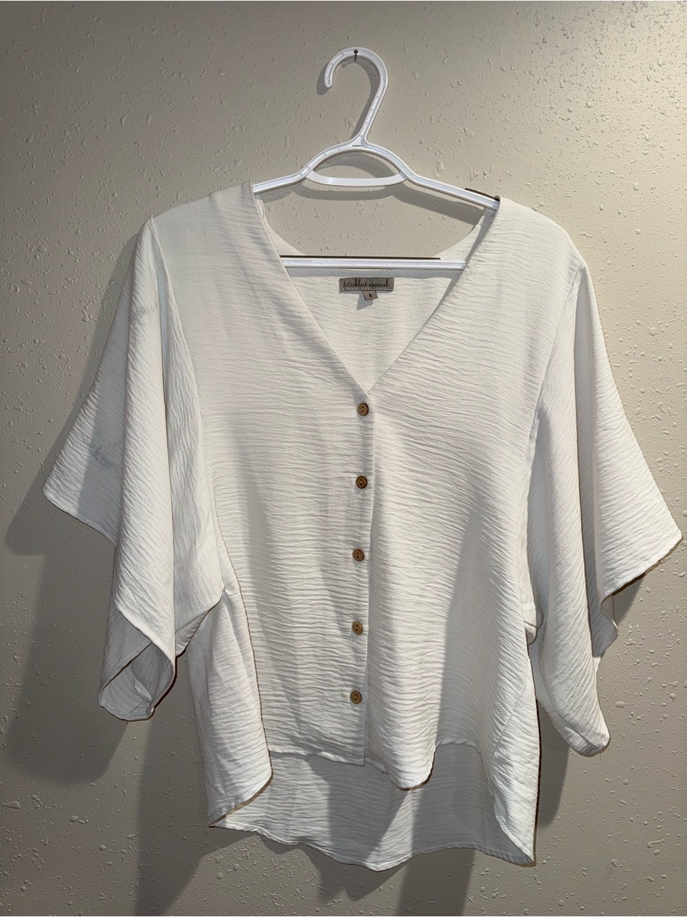 Wishlist White Button-Front V-Neck Blouse
